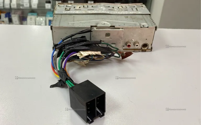 Автомагнитола Kenwood kmm-100