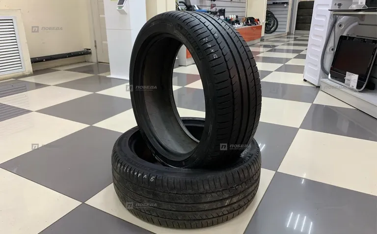 Шины Michelin 215/45 R17 (2 шт)