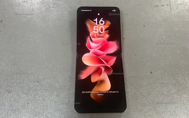 Samsung Galaxy Z Flip 8/256 ГБ