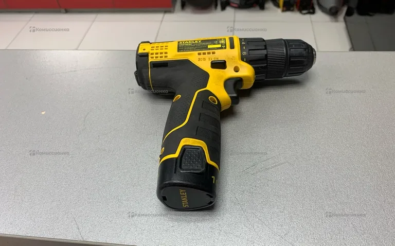 Дрель-шуруповерт STANLEY STCD1081B2