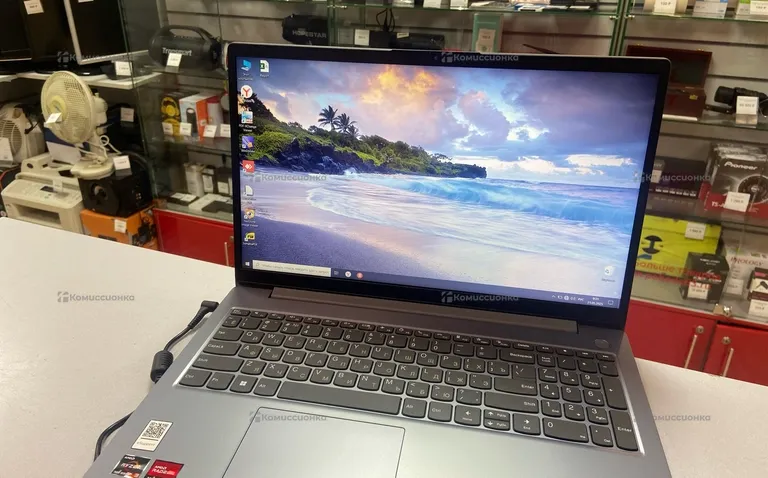 Ноутбук  Lenovo 82YU