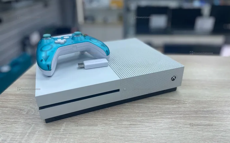 Приставка Xbox One S 512 ГБ с дисководом
