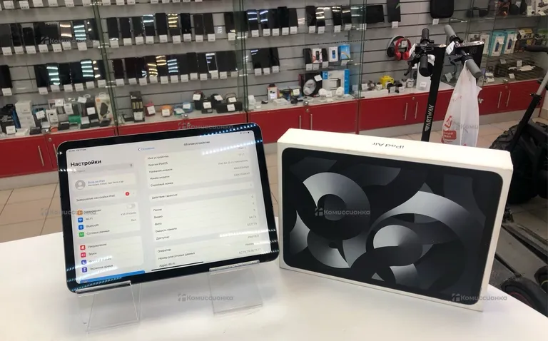 Планшет Apple iPad Air 5-поколения 2022г