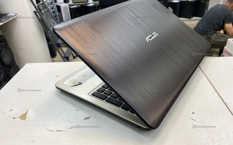 Ноутбук  Asus(i3-6100)