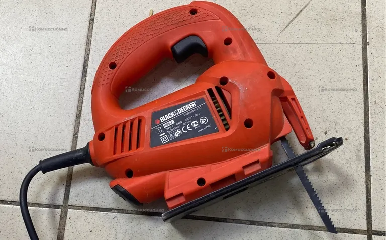 элекролобзик BLACK&DECKER® KS500
