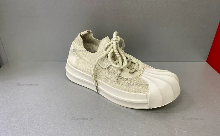 Кроссовки Lacoste 41р
