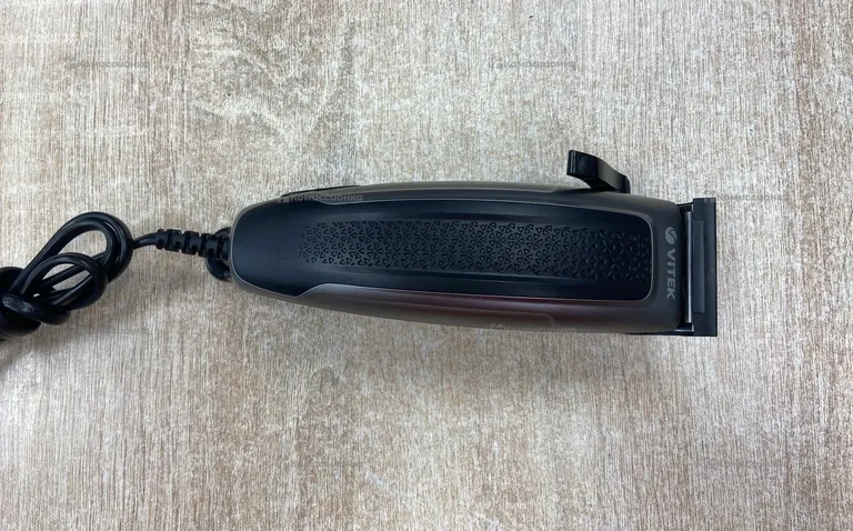 Машинка для стрижки Vitek Vt2519