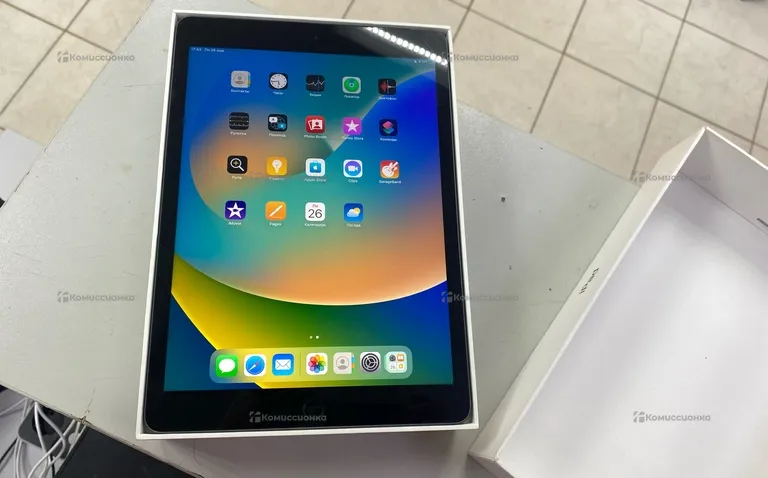 Планшет Apple iPad 9 поколения 64 ГБ