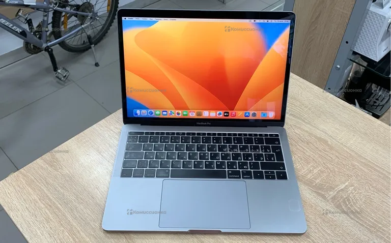 Ноутбук  MacBook Pro 2017 8/128