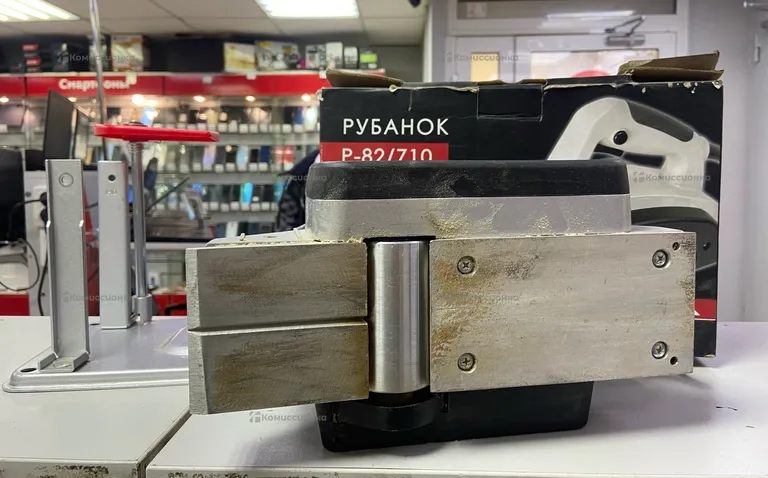 Электрорубанок Интерскол Р-82/710