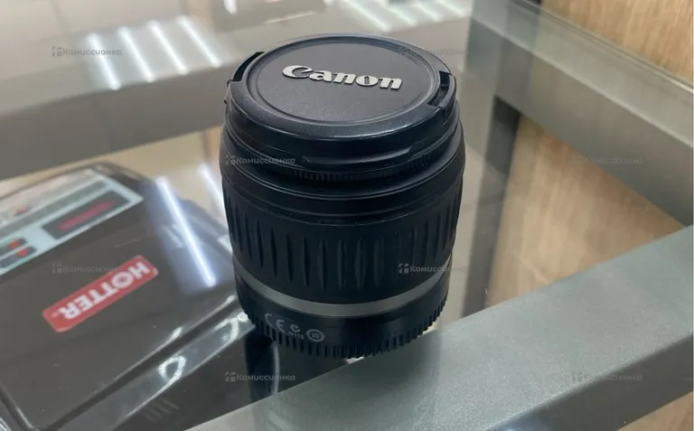 Объектив Canon EFS 18-55mm 0.28m/0.9ft