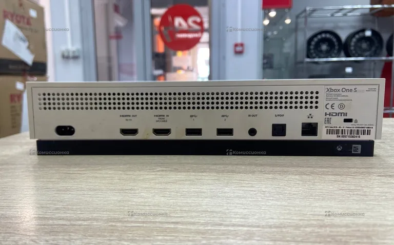 Приставка Xbox One S 1Tb