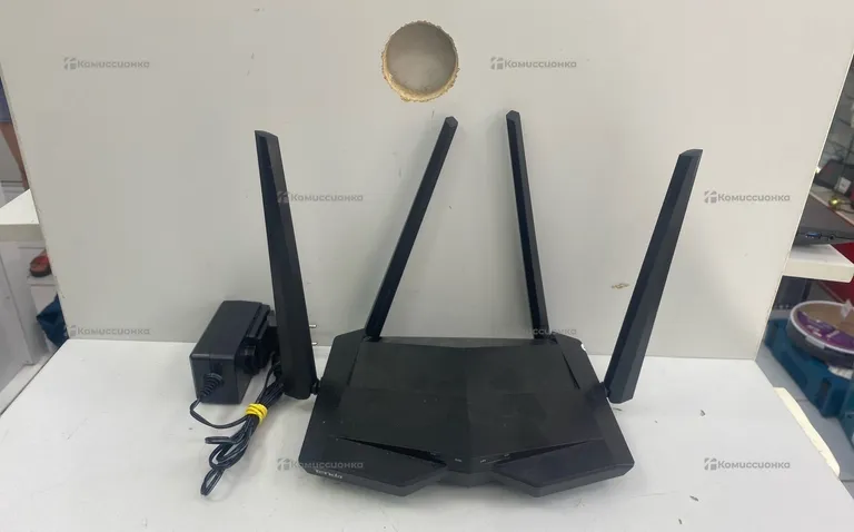 Роултер Tenda AC10U