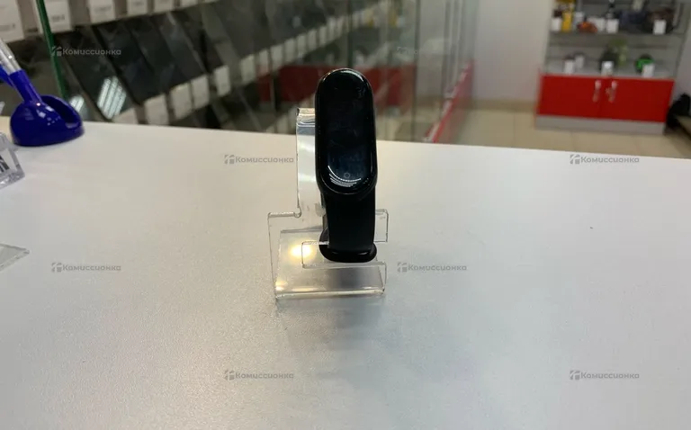 Часы Mi Band 4