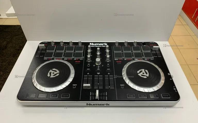 DJ контролер Numark Mixtrack Pro 2