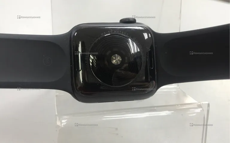 Часы  Apple Watch SE