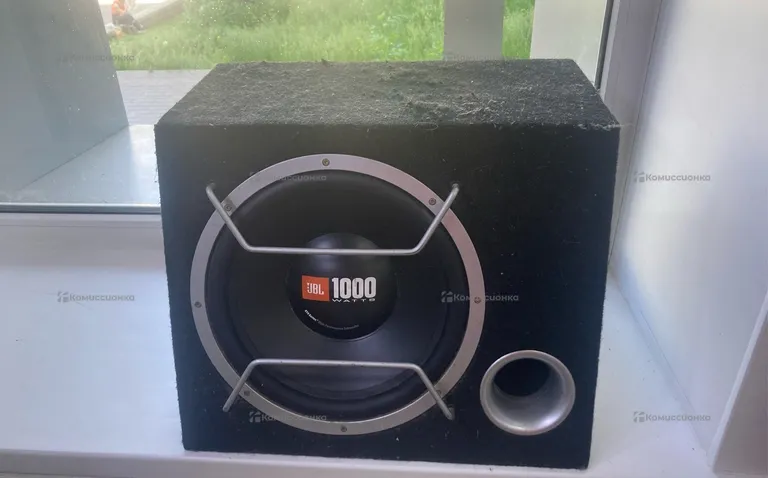 Сабвуфер Jbl 1000 WATTS GT4