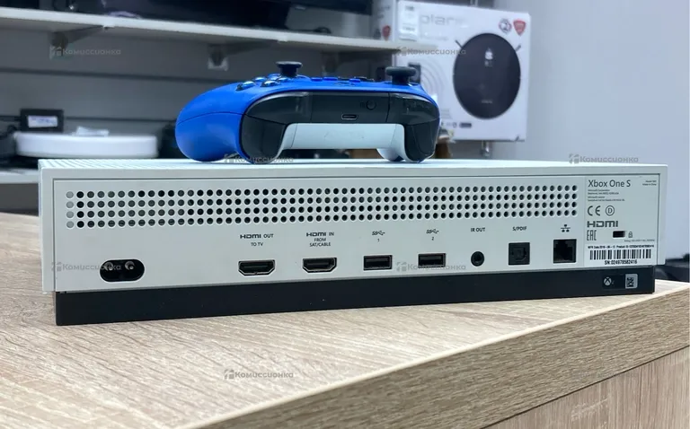 Приставка Xbox One S 1Tb