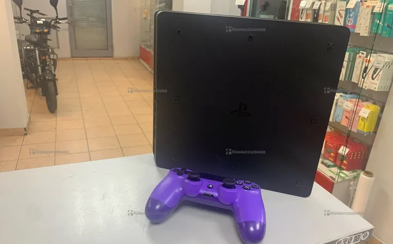 Приставка PS4. PS4 Slim 1tb+джойстик
