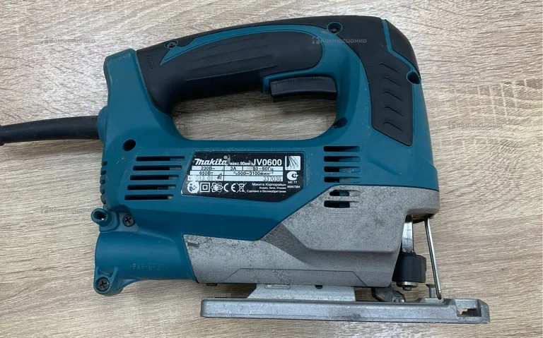 Электролобзик makita JV0600