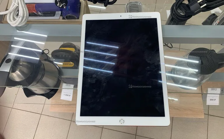 Планшет Apple iPad Pro 256 12.9 дюймовый (2 поколе