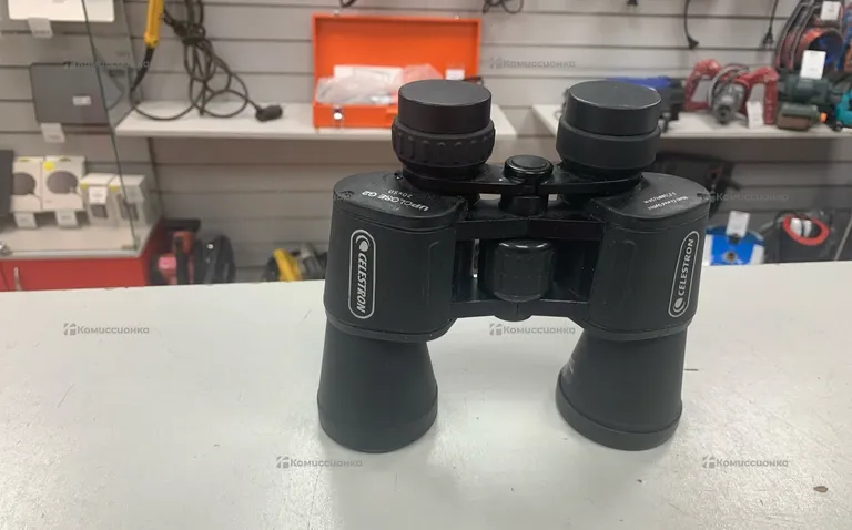 Бинокль Celestron Upclose G2 20x50