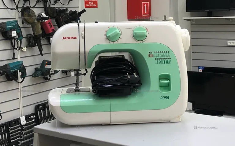 Швейная машина  janome 2055