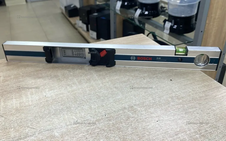Измерительный уровень BOSCH R60