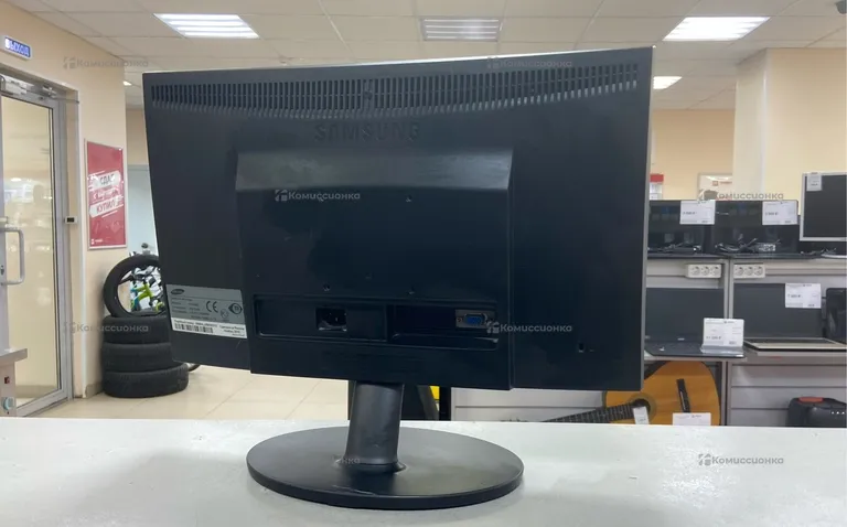 Монитор Samsung SyncMaster E1920