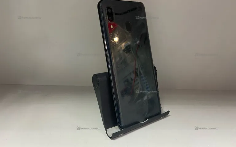 Samsung Galaxy A20 3/32 ГБ.