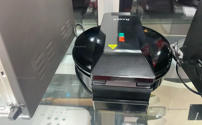 Вафельница RageX R703
