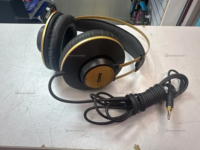 Наушники AKG