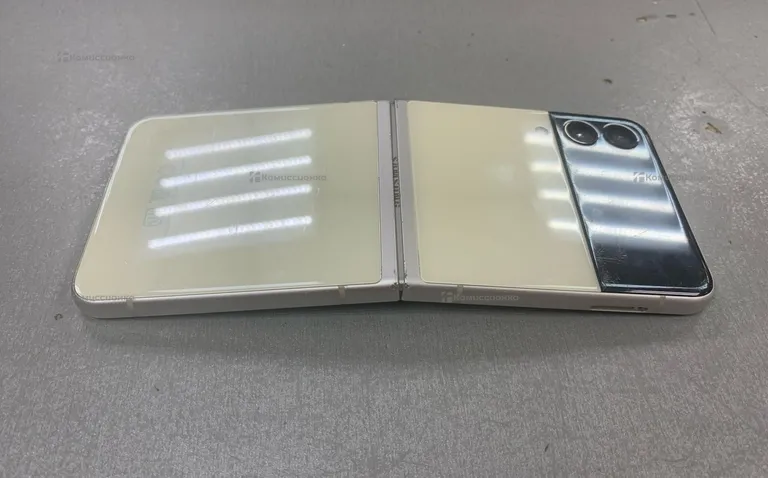 Samsung Galaxy Z Flip 8/256 ГБ