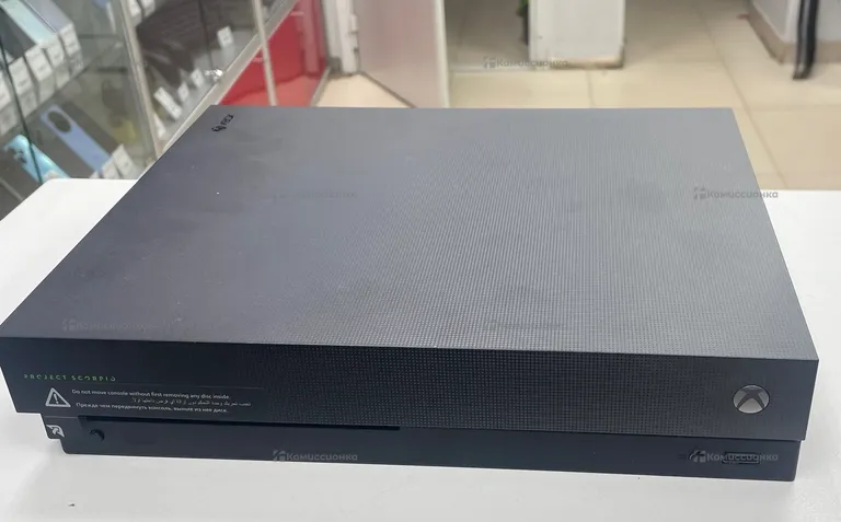 Приставка Xbox One X 1TB