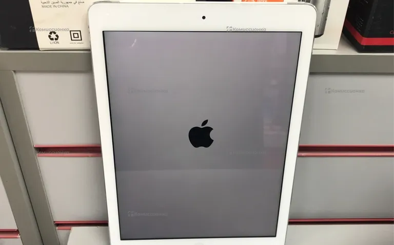 Планшет Apple IPad Air 16GB WiFi
