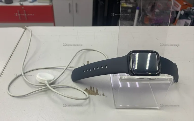 Apple Watch SE GPS Aluminum 40mm (1st gen)