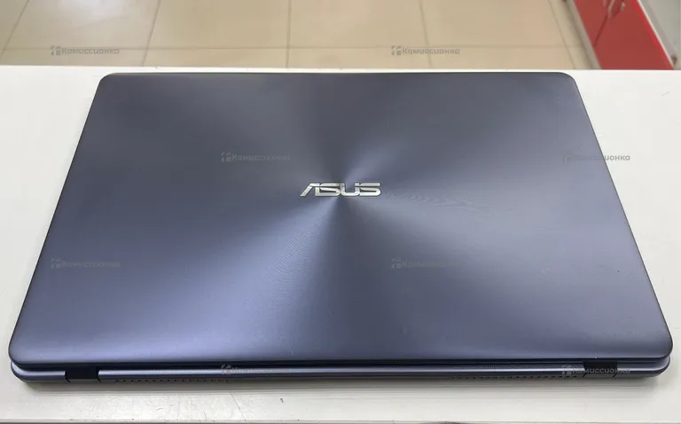 Ноутбук ASUs Vivobook 17