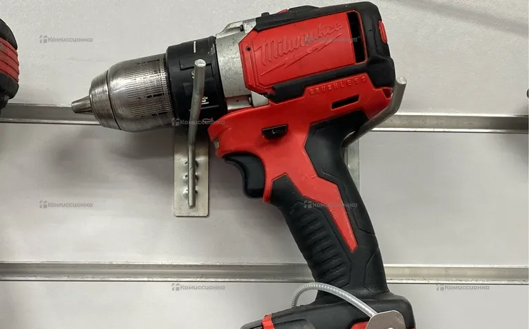 Аккумуляторная дрель/шуруповёрт Milwaukee M18 BLDD