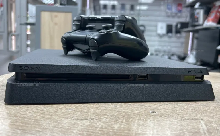 Приставка Sony Plastation 4 Slim