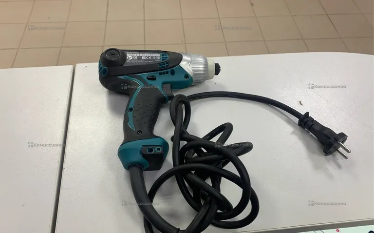 Ударный шуруповерт Makita TD0101F