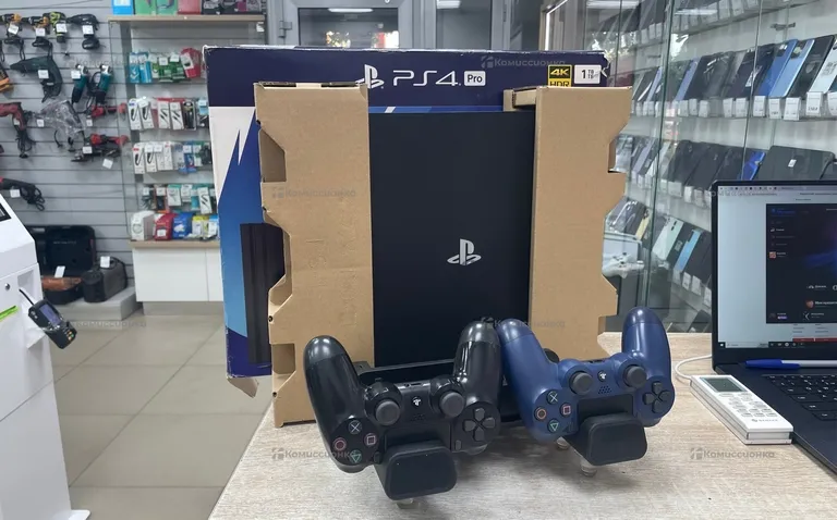 Приставка PS4. PS4 Pro 1TB