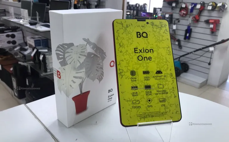 Планшет BQ Exion one red 2/32
