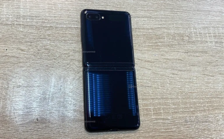 Samsung Galaxy Z Flip 8/256