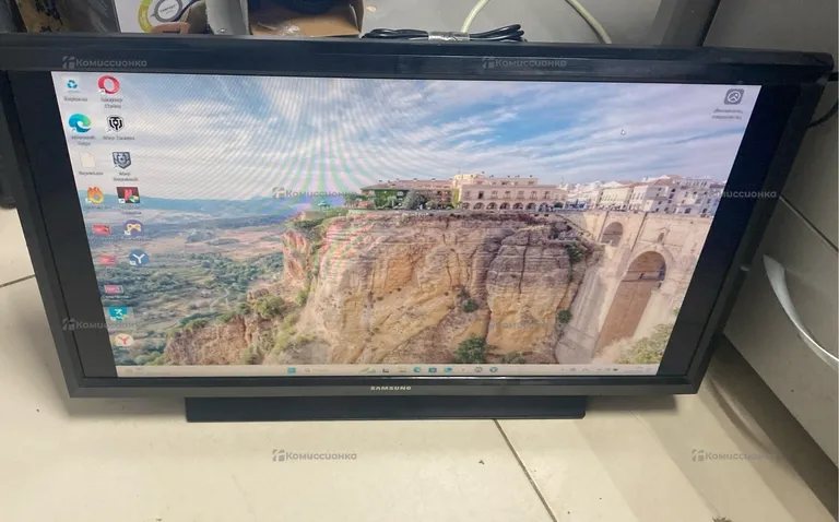 Телевизор Samsung T24E310EX
