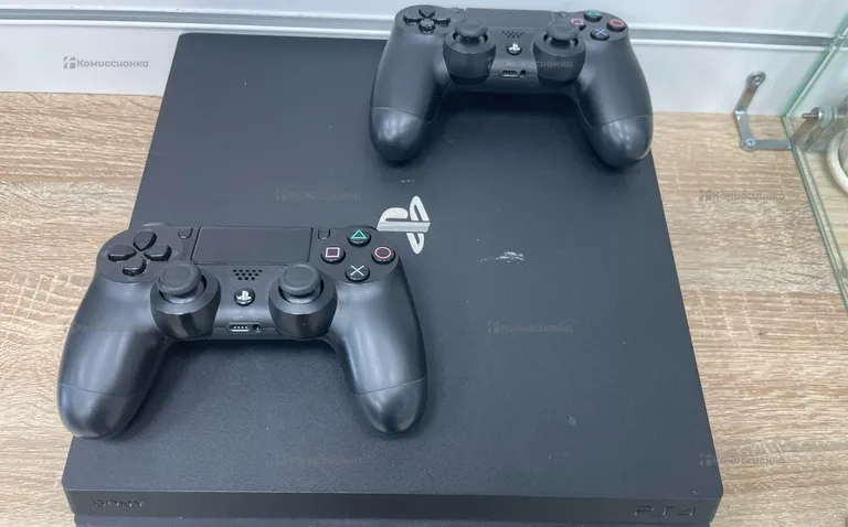 Приставка PS4. pro 1tb