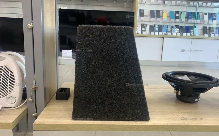 Сабвуфер  JBL GTO1202L