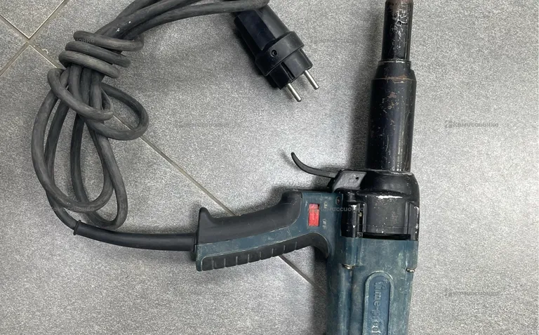Заклепочник Tome-proof TAC500A