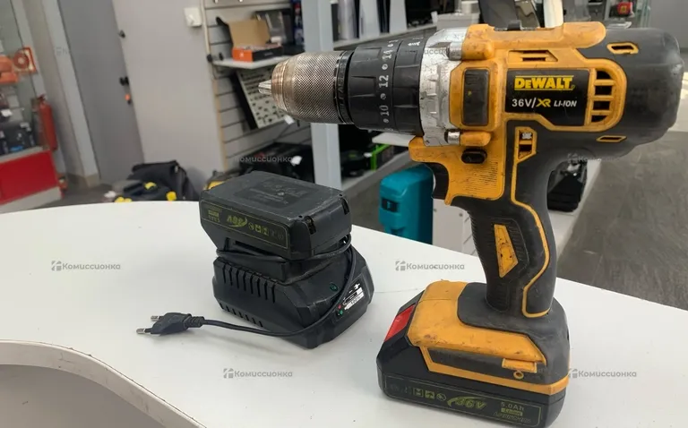 Аккумуляторная дрель-шуруповёрт DeWALT DCD700 (реп