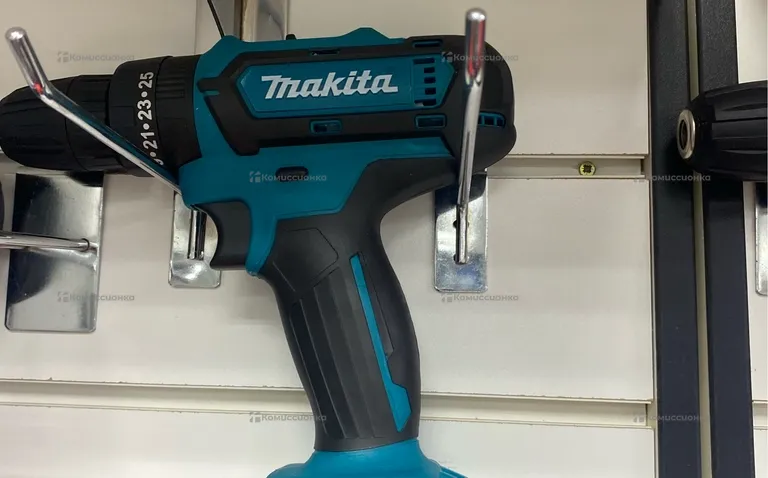 Шуруповерт Makitaa