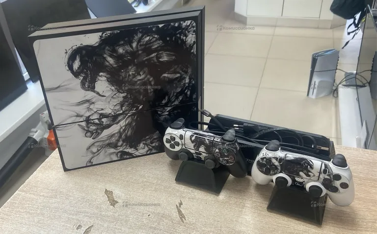 Приставка Sony PlayStation 4 Fat 1TB